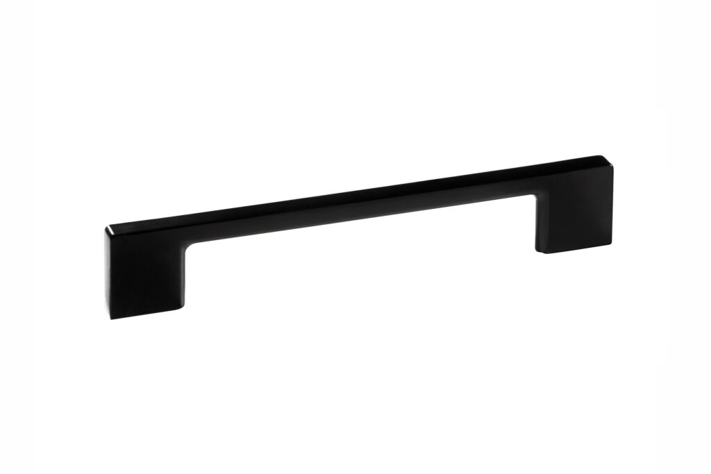 FOGANTYÚ UZ819 (128mm) fekete